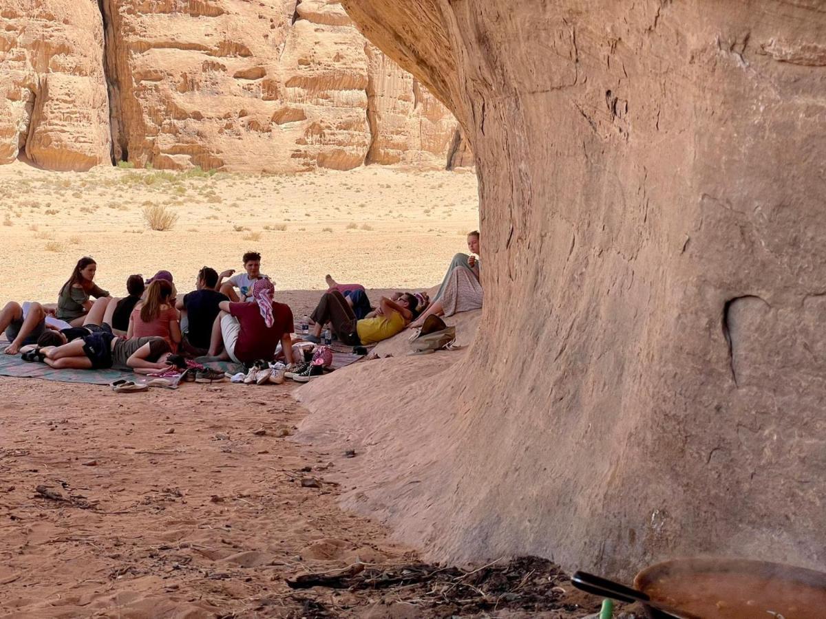 Wadi Rum Bedouin Tour With A Camp מראה חיצוני תמונה