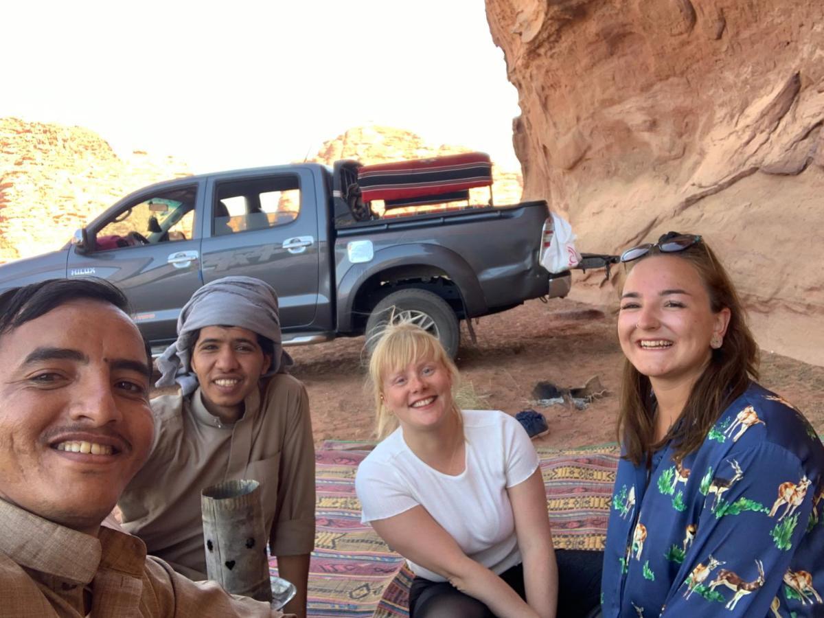 Wadi Rum Bedouin Tour With A Camp מראה חיצוני תמונה