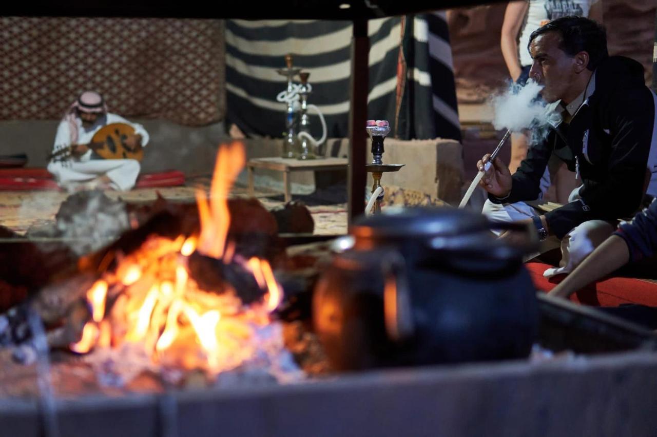 Wadi Rum Bedouin Tour With A Camp מראה חיצוני תמונה