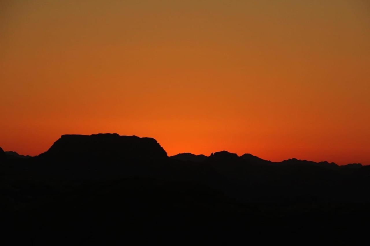 Wadi Rum Bedouin Tour With A Camp מראה חיצוני תמונה
