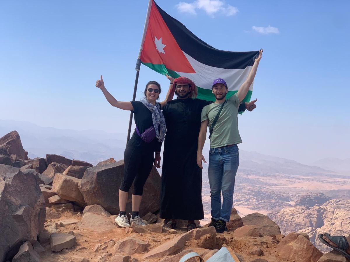 Wadi Rum Bedouin Tour With A Camp מראה חיצוני תמונה