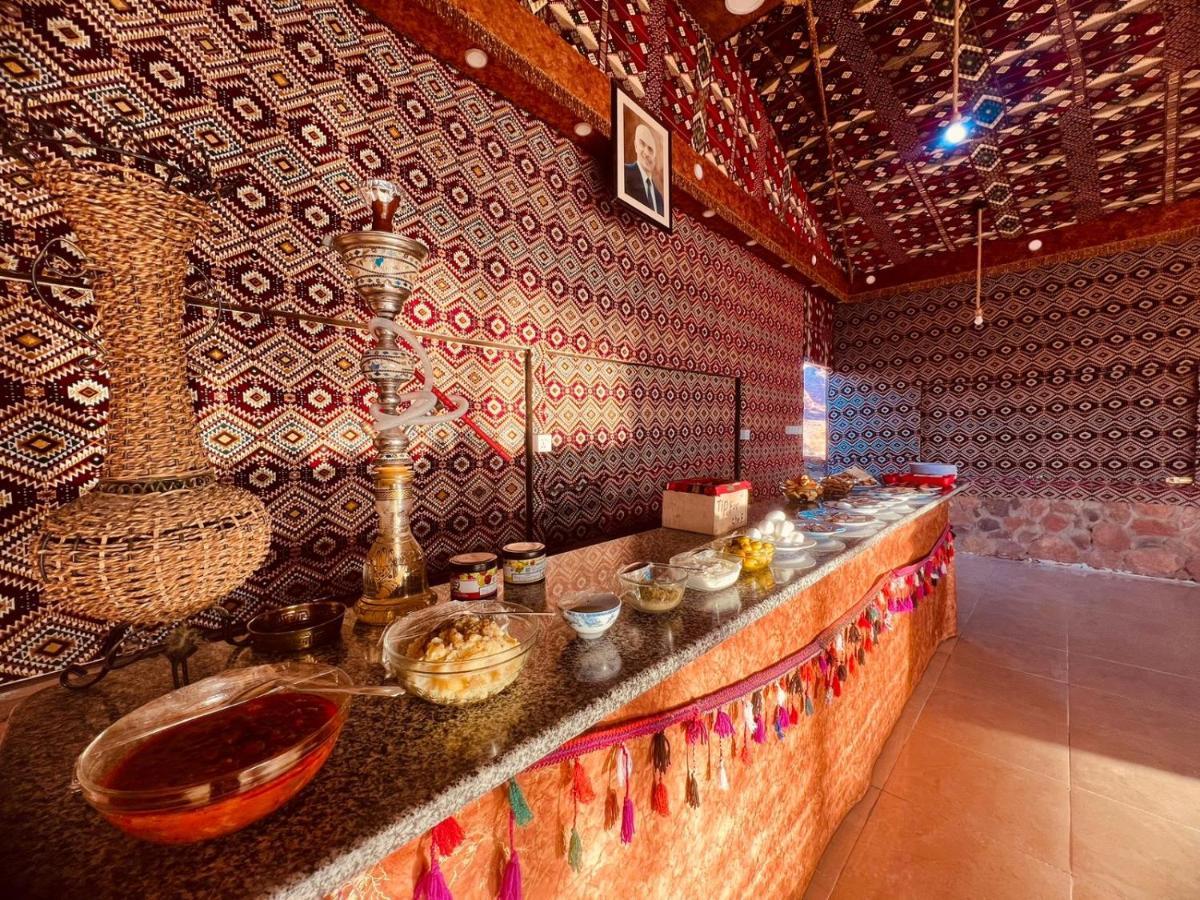 Wadi Rum Bedouin Tour With A Camp מראה חיצוני תמונה