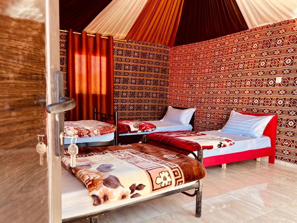 Wadi Rum Bedouin Tour With A Camp מראה חיצוני תמונה